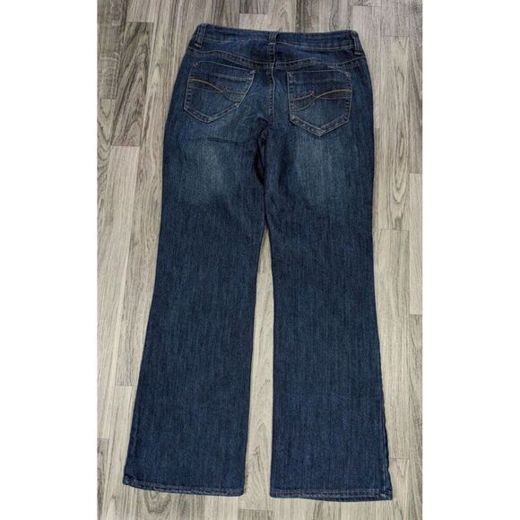 DKNY Womens Size 4 Short Pockets SOHO Bootcut Whiskered Denim Blue Jeans - Picture 2 of 11